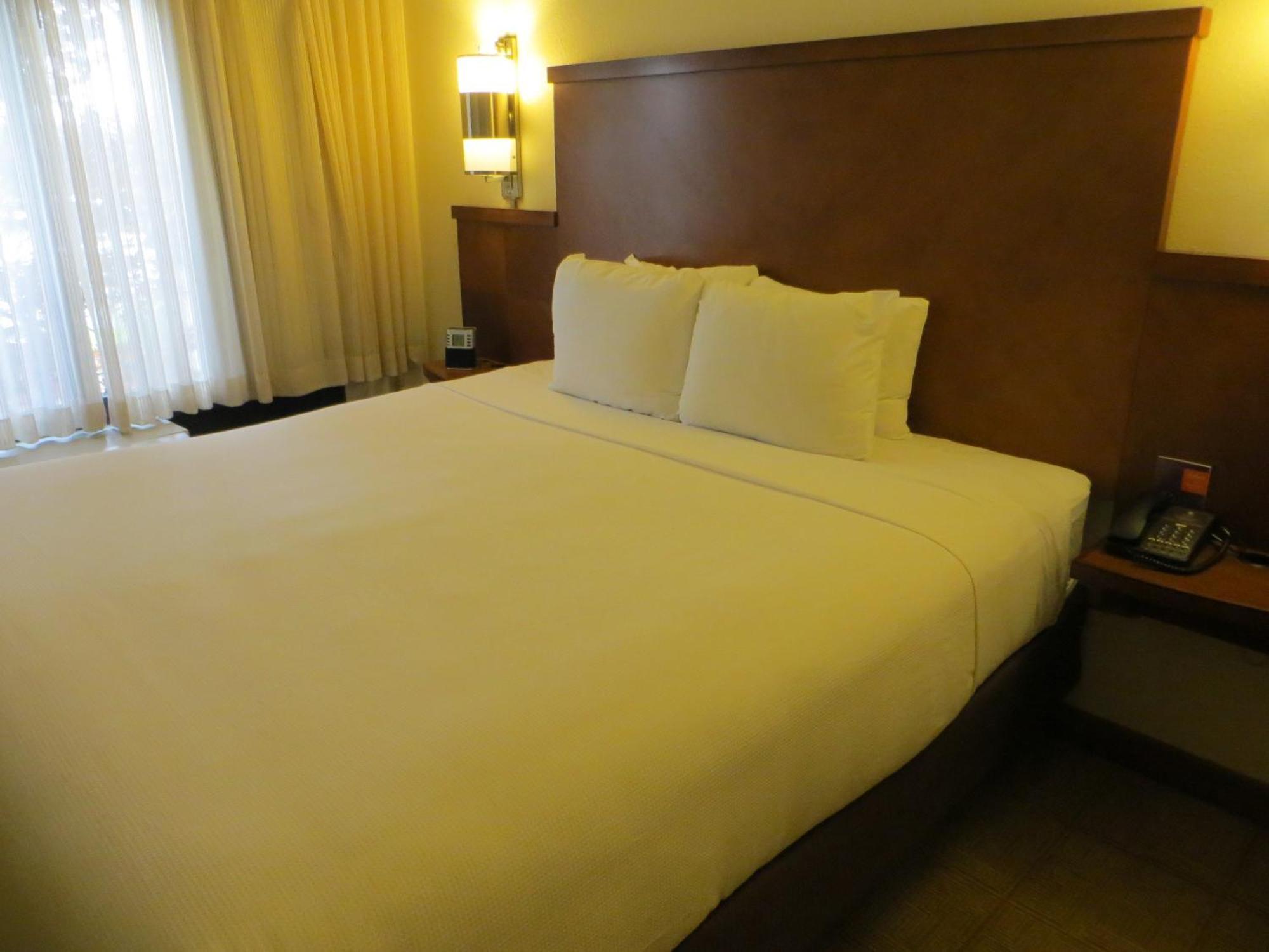 Hyatt Place Airport Hotel 3*